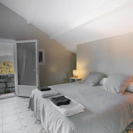 Chez Jean Viti Levie